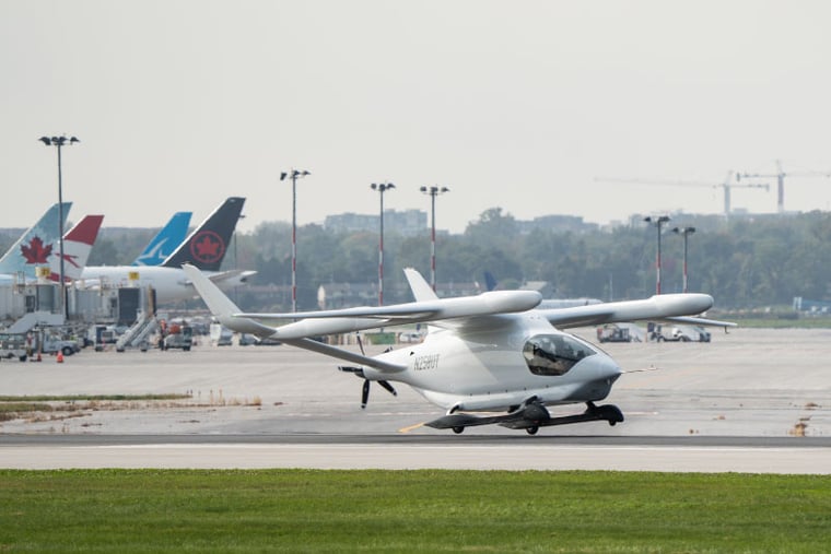 alia-flies-to-canada